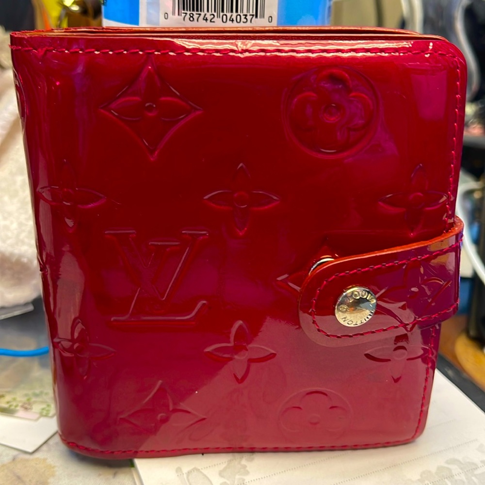 LV RED VERNIS